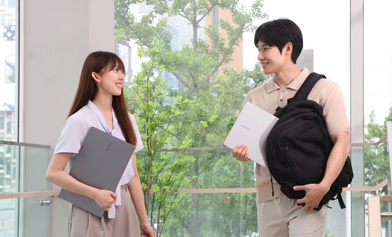 삼성전자, 갤럭시 AI 탑재한 2025년형 PC 신제품 '갤럭시 북5'와 '삼성 데스크탑' 국내 출시