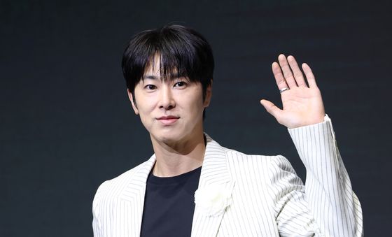 정윤호, 목포 건달 변신