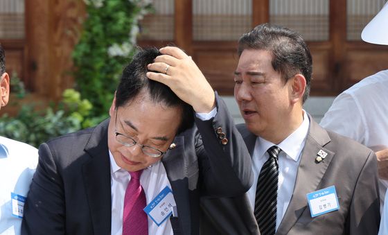 송언석 바라보는 김병기