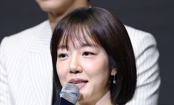 인사말 하는 임수정