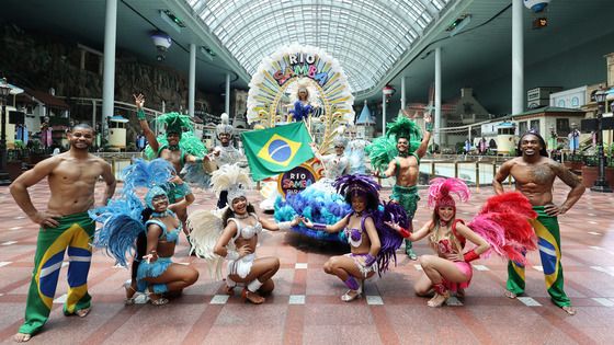 롯데월드 삼바 퍼레이드, 무더위 날리는 리듬의 향연