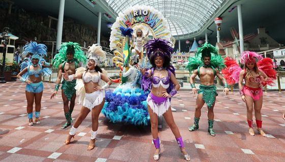 롯데월드 삼바 카니발 퍼레이드