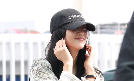 지수, 안구정화 미소