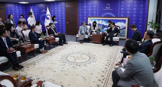 정동영 장관, 조셉 윤 주한미국대사 대리 접견