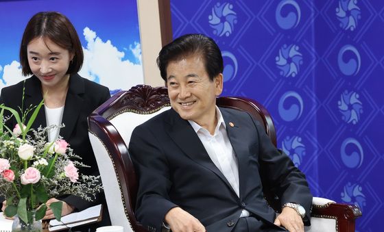 조셉 윤 주한미국대사 대리 만난 정동영 장관