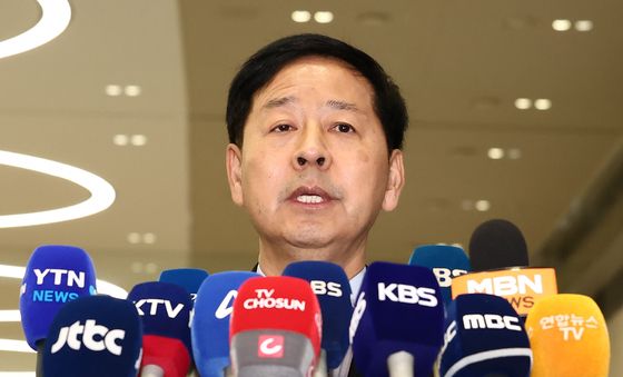 한미 무역협상 질문 받는 구윤철 부총리