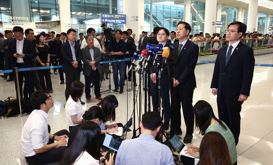 관세 협상 관련 질의 답변하는 구윤철 부총리