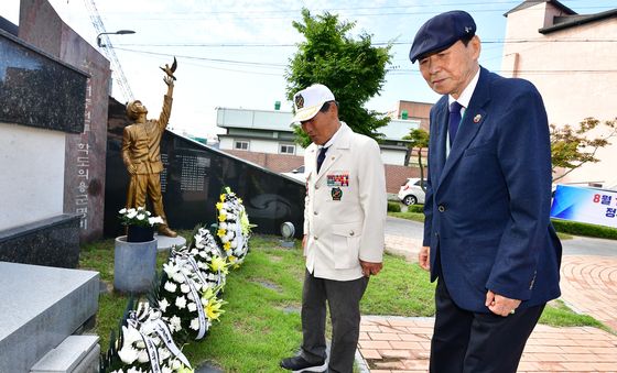 '친구들아 보고 싶구나'
