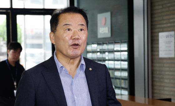 당사 찾은 신성범 의원