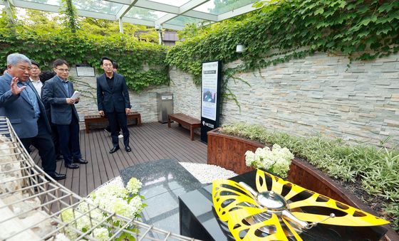 서울추모공원 찾은 오세훈 시장