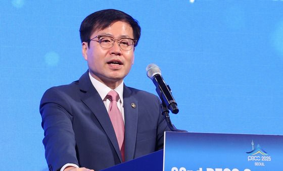 기조연설 하는 여한구 통상교섭본부장