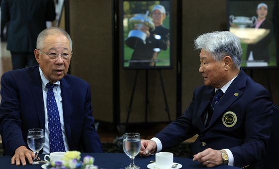 류진 풍산그룹 회장, 고 연덕춘 고민 일본오픈 트로피 복원 기념식 참석