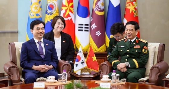 안규백 장관, 베트남 국방부 장관과 회담