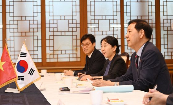 베트남 재무장관과 면담하는 구윤철 부총리