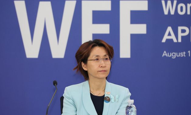 APEC 여성경제회의 관련 기자회견 참석한 윤성미 SOM 의장