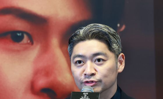 '온리 갓 노우즈 에브리띵' 메가폰 잡은 백승환 감독