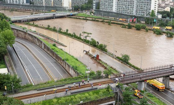 물 들어찬 동부간선도로
