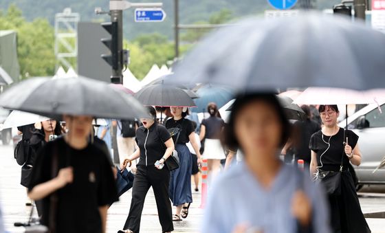 '비 내리는 아침'