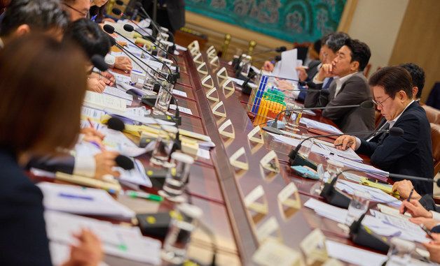 이재명 대통령, 나라재정 절약 간담회