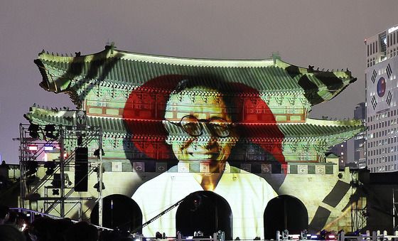 김구 선생의 얼굴, 광화문에 피어나다