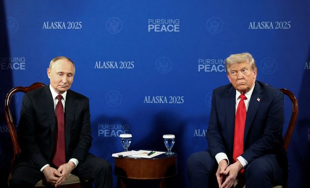 [포토]우크라戰 종식 위한 협상 앞둔 트럼프와 푸틴