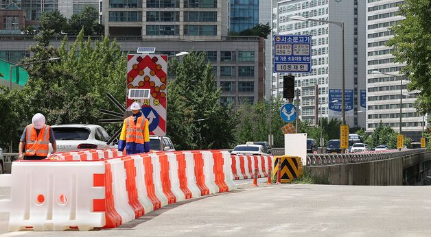 단계적 철거되는 서소문고가도로
