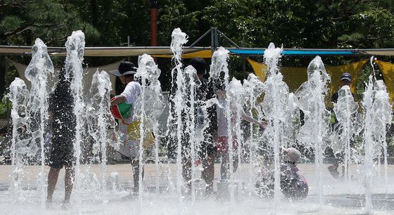 삼복더위 지나도 여전한 폭염