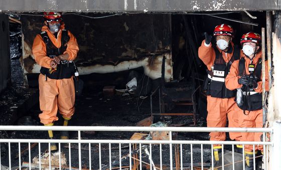 창전동 아파트 화재 원인 찾아 나선 소방