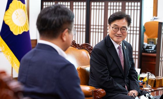 우원식 국회의장, 윤호중 행안부 장관 접견
