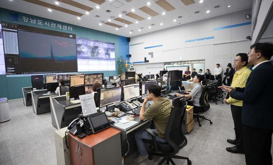 배경훈 장관, 강남도시관제센터 방문