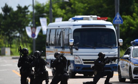 안티드론건 활용한 '인천항 통합항만방호훈련'