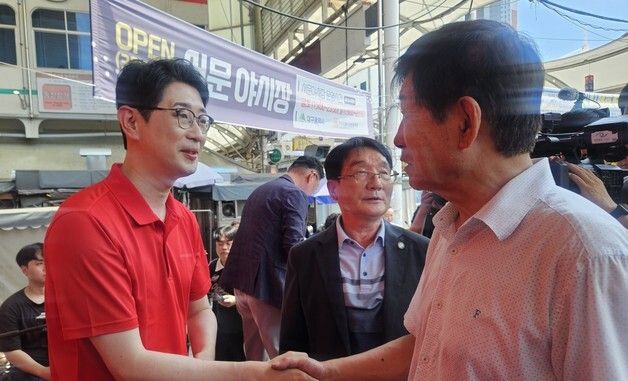 대구 서문시장 찾은 주진우