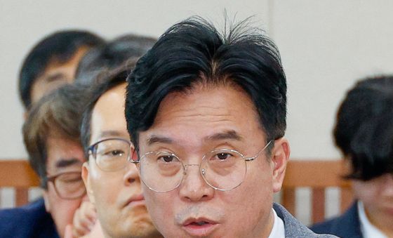 답변하는 김영훈 장관