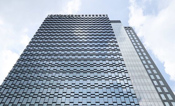 고용부·경찰, '노동자 추락사' DL건설 압수수색