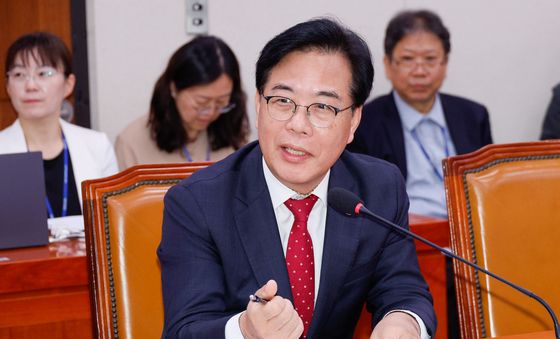 외통위 보임한 송언석 비대위원장