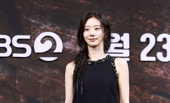 이주빈, 신비로운 미르 천사