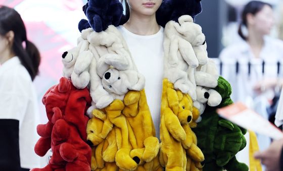 '가죽 대신 인형으로'