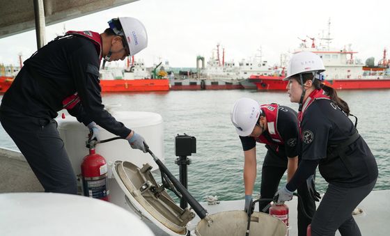 관세청, 감시정 위기 대응 훈련