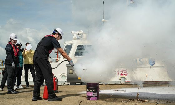 관세청, '감시정 위기 대응 훈련' 실시