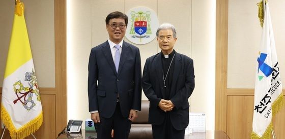 최휘영 장관, 한국천주교주교회의 의장주교 예방