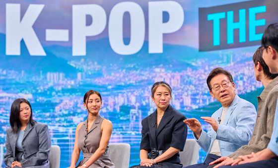 이재명 대통령, 트와이스·케데헌 감독과 K팝 미래 논의