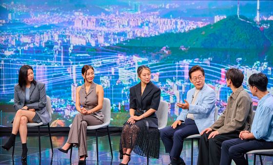 李대통령, 케데헌 감독·트와이스와 'K팝 미래' 논의