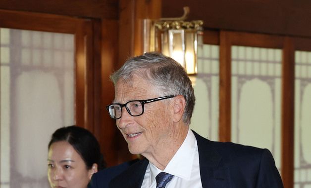 오찬회담 참석하는 빌 게이츠