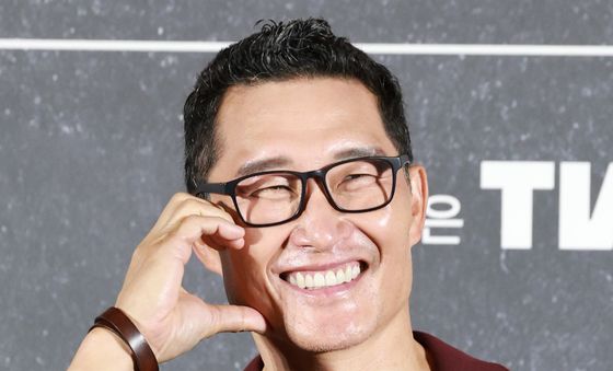 볼 하트 하는 대니얼 대 킴