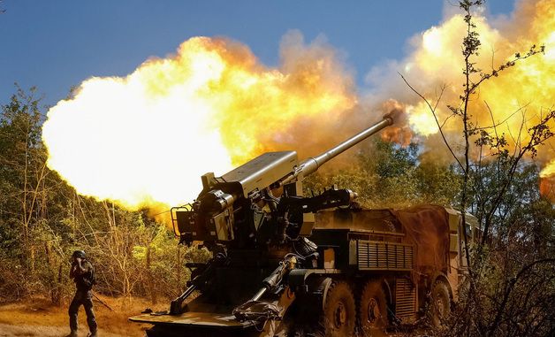 [포토] 러시아군 향해 불 뿜는 우크라이나 자주포