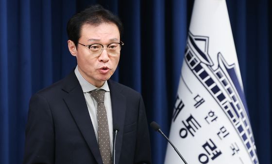 브리핑하는 이규연 홍보소통수석