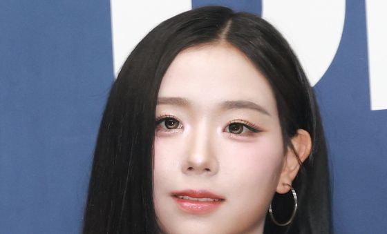 트리플에스 김채연, 남자들의 로망 긴생머리 그녀