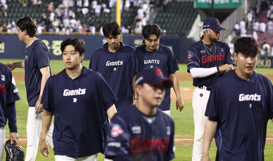 고개 숙인 롯데, 또 다시 연패 탈출 실패