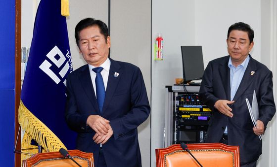 최고위 입장하는 정청래·김병기