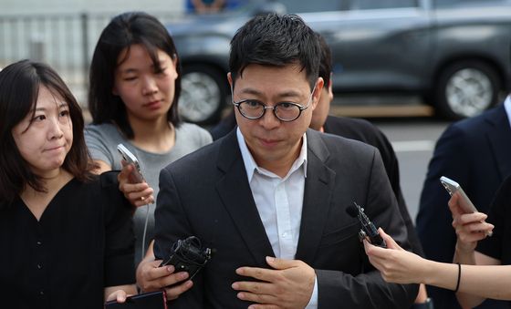 '집사 게이트' 민경민 대표, 특검 출석